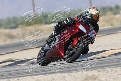 media/Oct-13-2025-Moto Forza (Mon) [[a66d839500]]/3-B Group/Session 3 (Turn 16)/